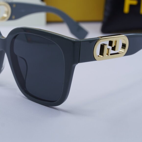 Final Price! Fendi FE40063F 20A Sunglasses main image 4